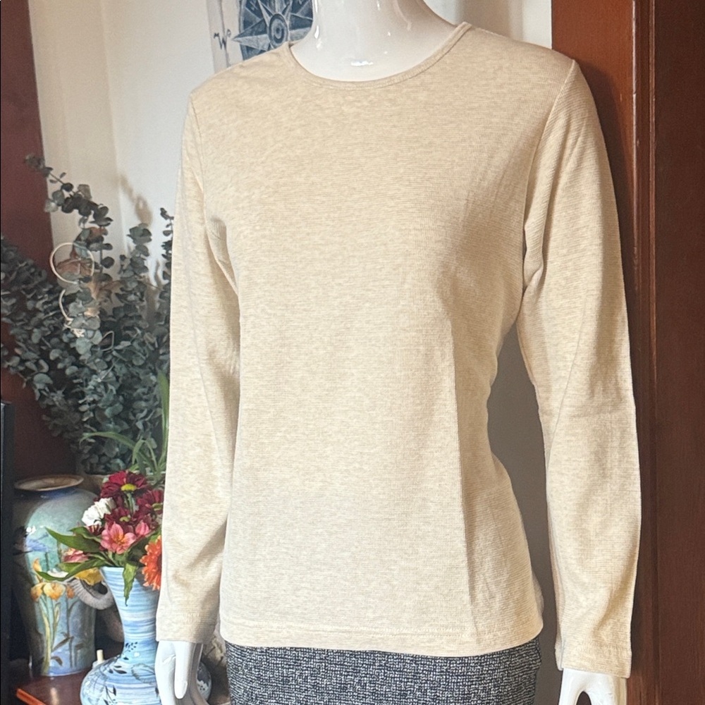 NWT northern reflections size small 100% cotton Women's Cream Long Sleeve Top